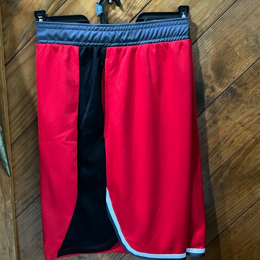 AND1 BASKETBALL SHORTS